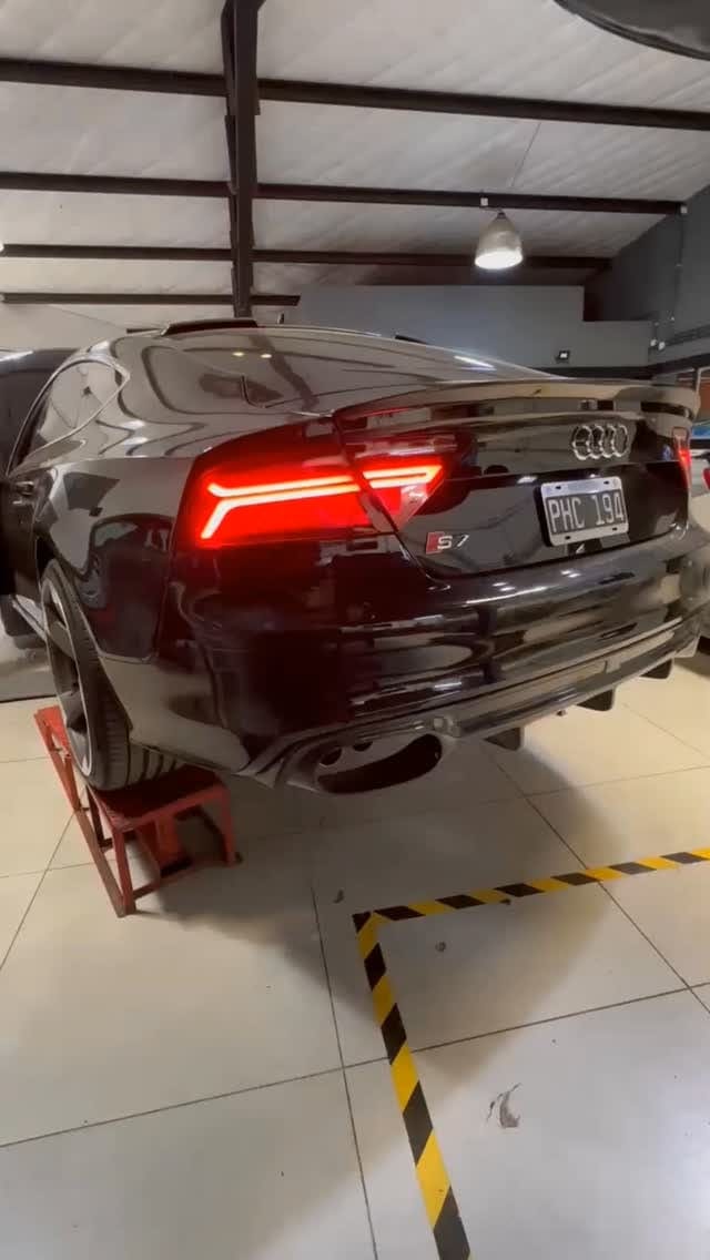 Audi S7 V8 4.0 Biturbo — escape Armytrix