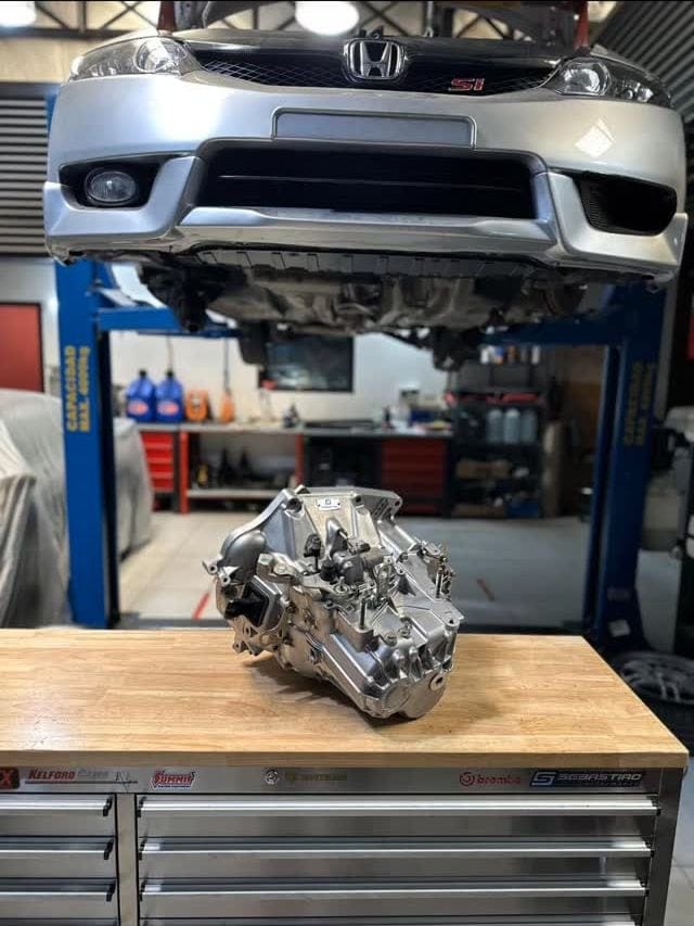 Honda Civic Si con N2O — forjado de caja